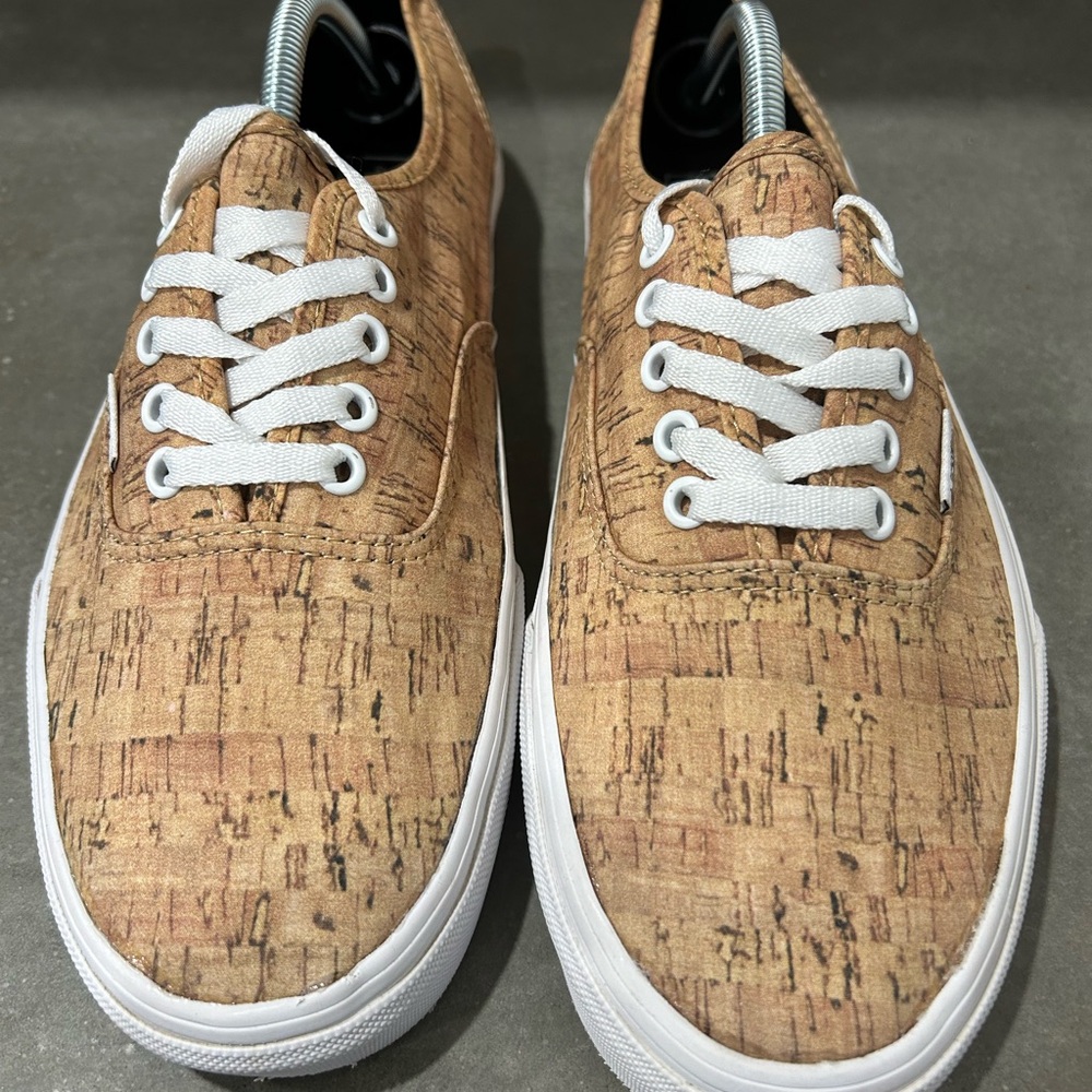 MENS VANS CORK LACE UP RARE!